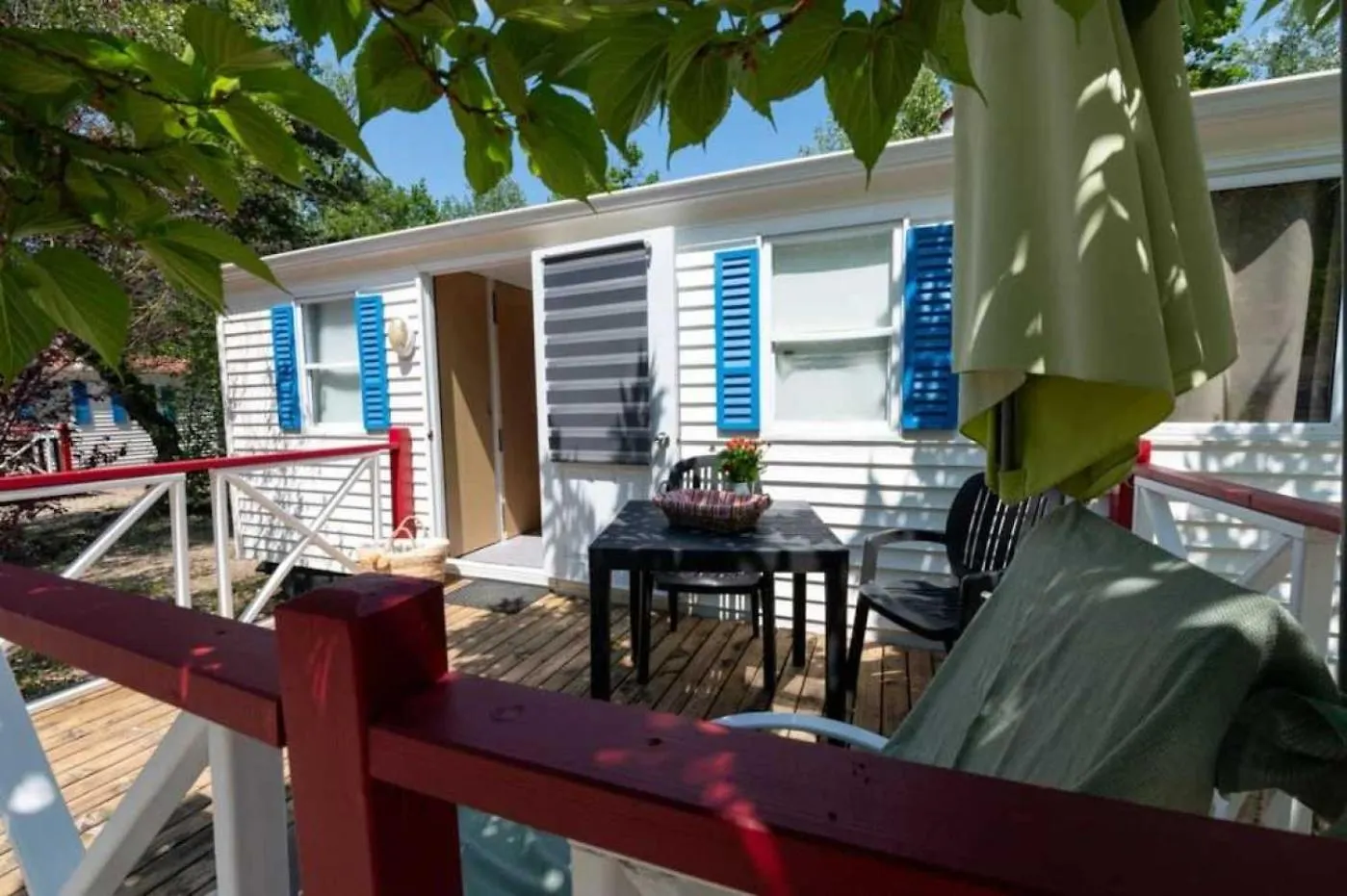 Campsite Camping 4 Etoiles - Piscine - Ccaific Die