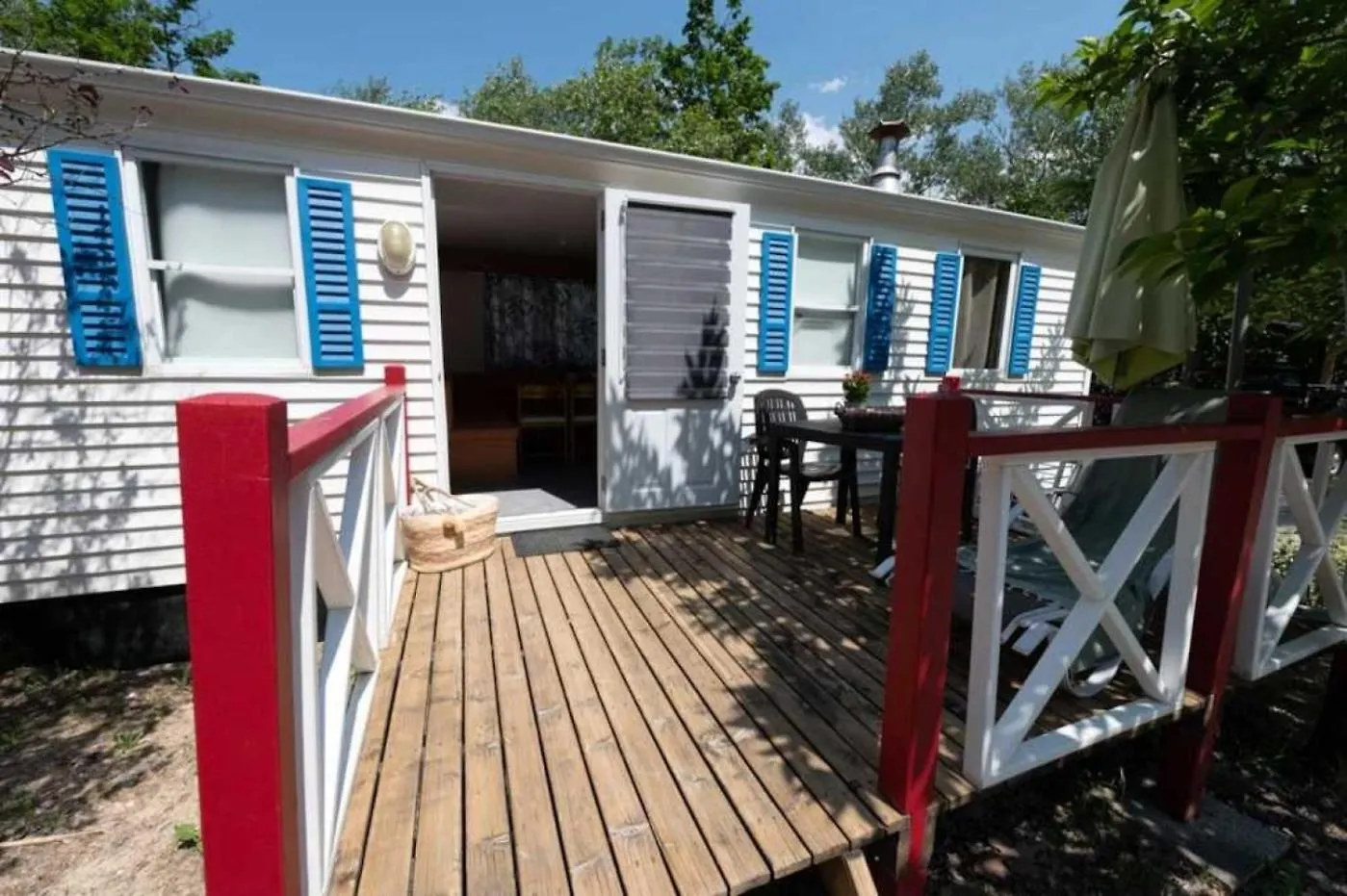 Camping 4 Etoiles - Piscine - Ccaific Die 0*,  France