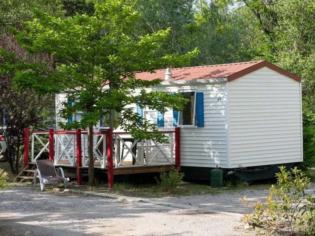 Camping 4 Etoiles - Piscine - Ccaific Die Campsite