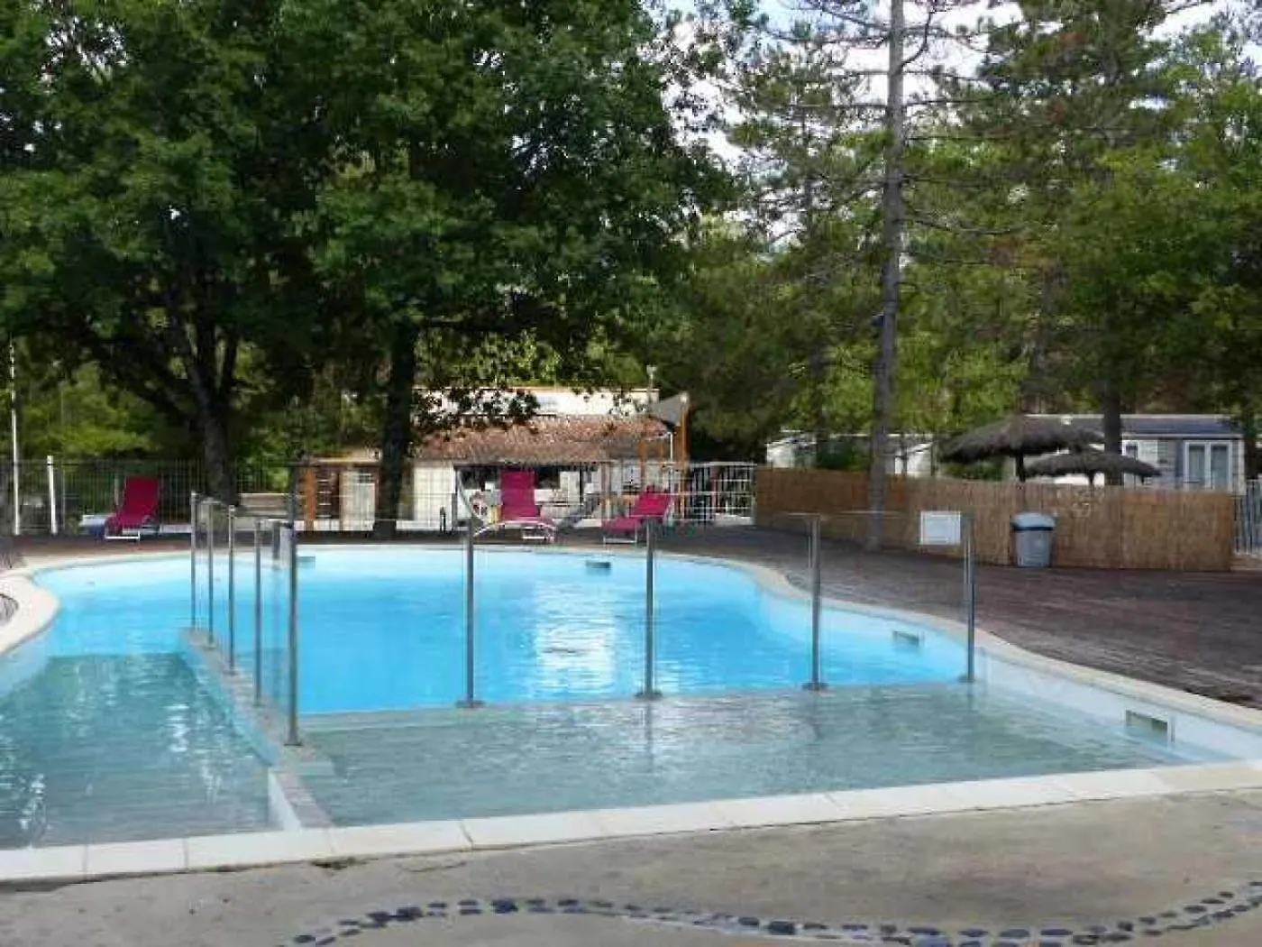 Campsite Camping 4 Etoiles - Piscine - Ccaific Die