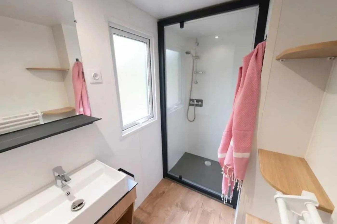 Camping 4 Etoiles - Piscine - Ccaific Die France