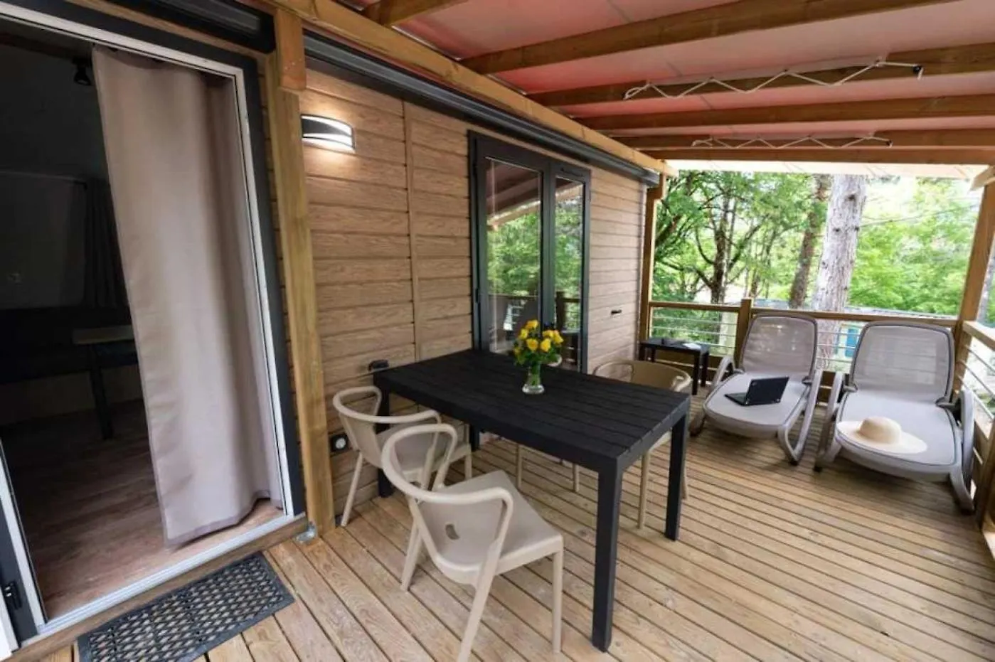 Camping 4 Etoiles - Piscine - Ccaific Die